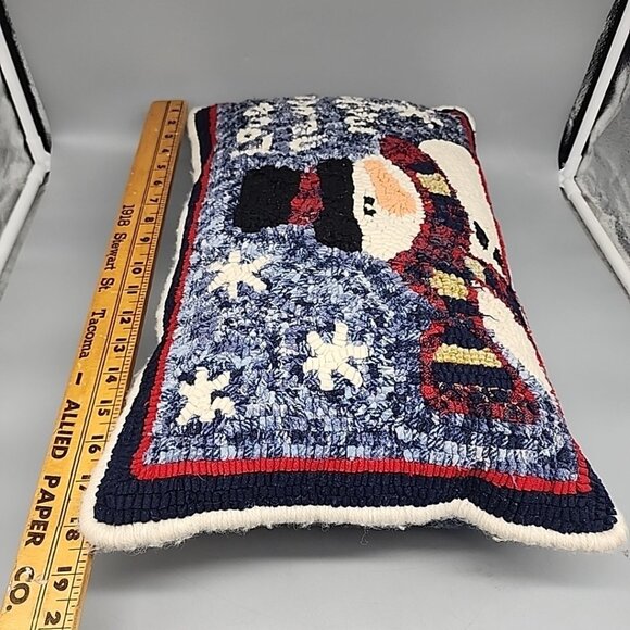 Christmas Tapestry Pillow Snowman Love Never Melts 18x12" Flannel Back *flaw* - Picture 6 of 7